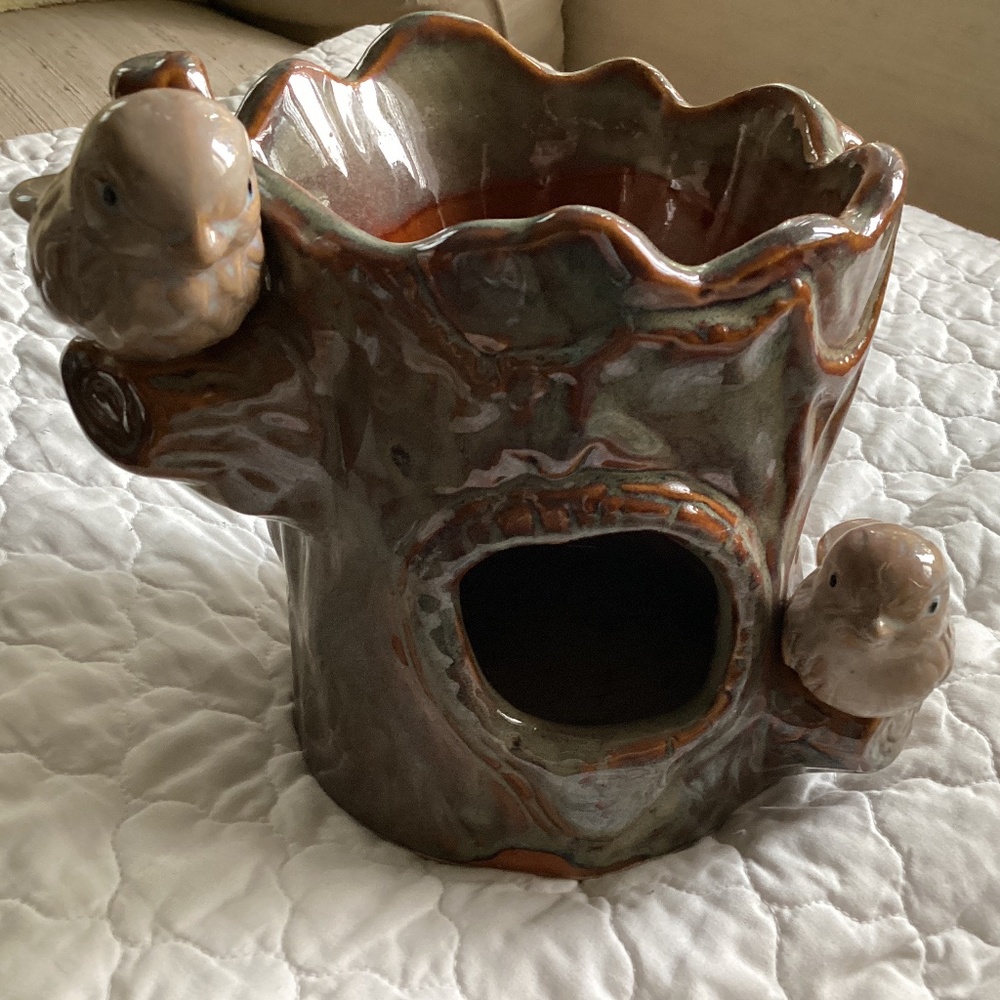 VINTAGE POTTERY STURDY TREE TRUNK & BIRDS PLANTER